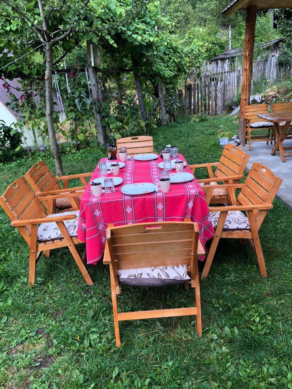 Bujtina Sherifaj 발보너 외부 사진